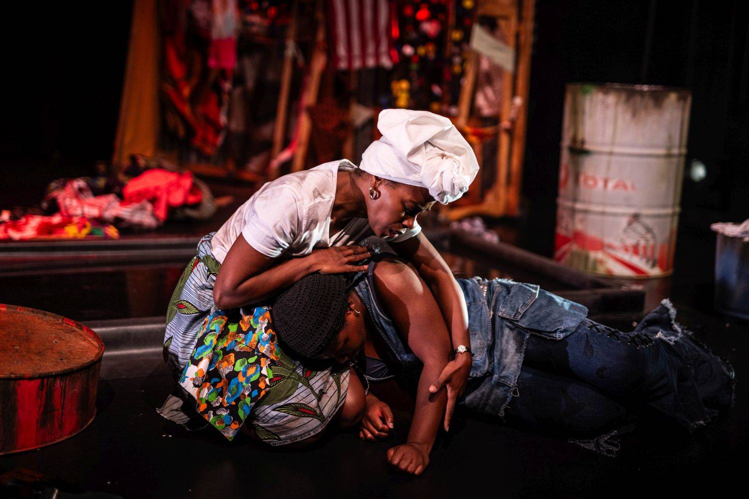 Gruwel van verkrachtingen in theater over Afrikaanse burgeroorlog